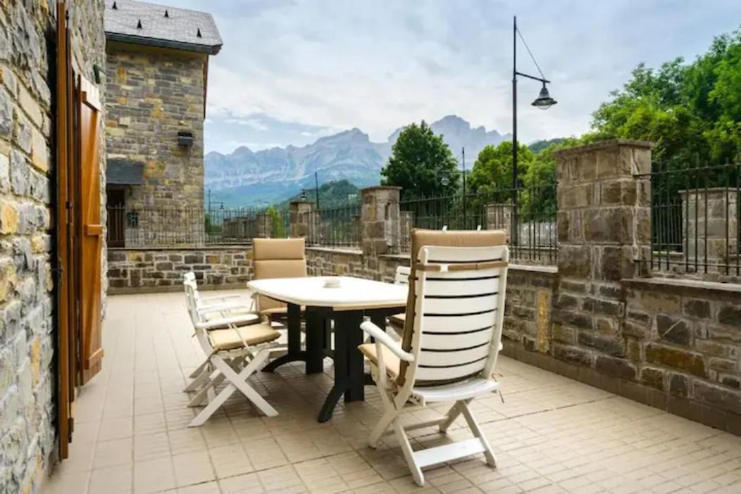 Unifamiliar El Pueyo de Jaca, Panticosa Apartment Bagian luar foto