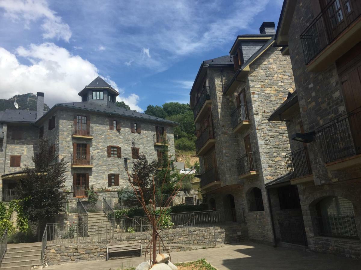 Unifamiliar El Pueyo de Jaca, Panticosa Apartment Bagian luar foto